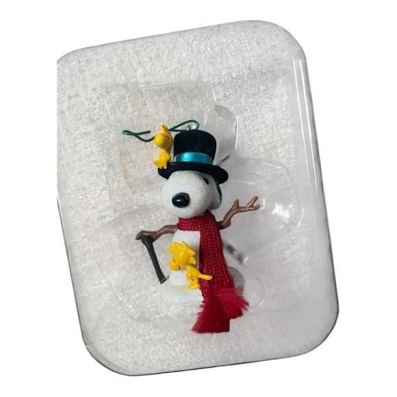 Hallmark Keepsake Ornament Joe Coolest Snoopy Snowman 2006 - Picture 4 of 6